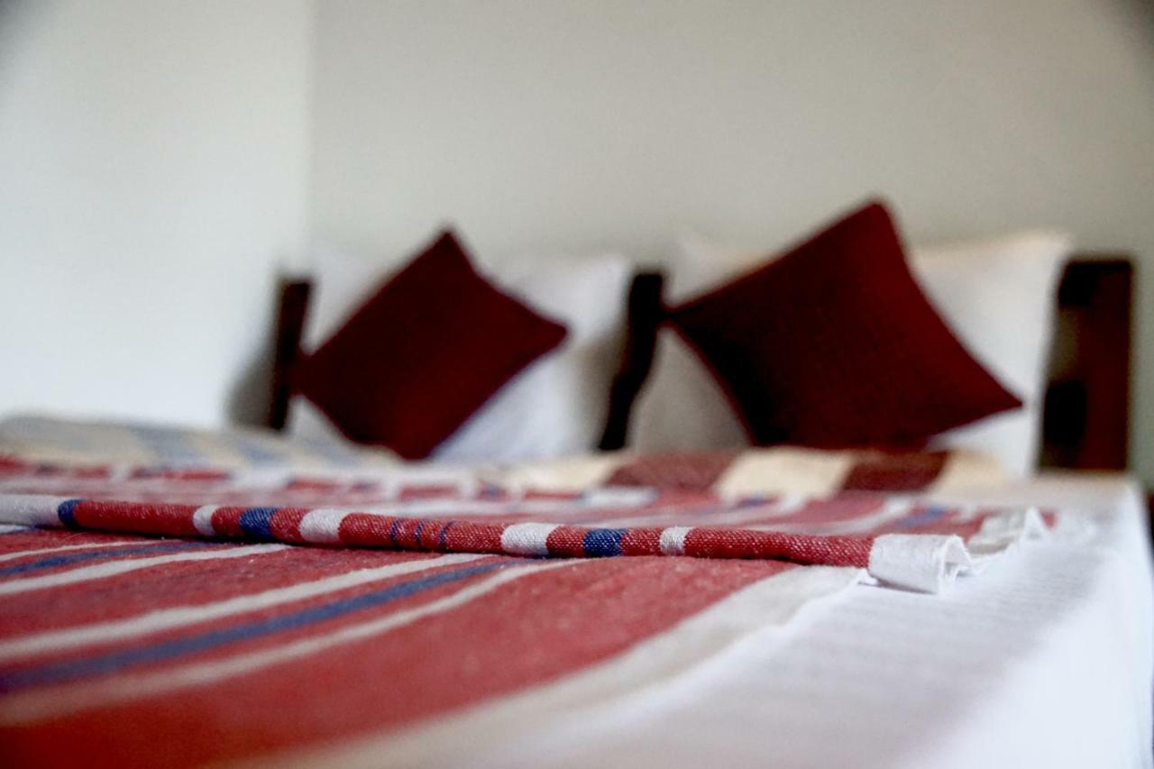 Hotel Feel The Waves à Baie d'Arugam Extérieur photo